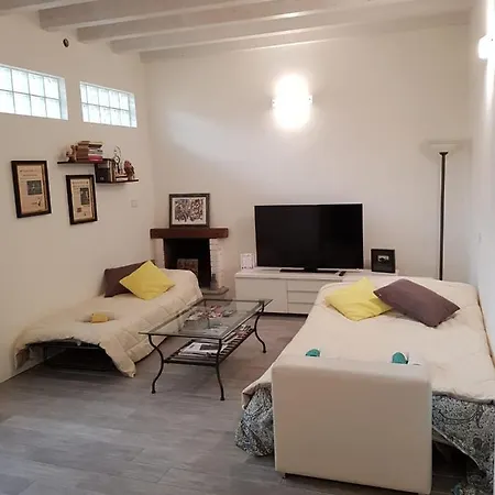 La Casa Degli Artisti Apartment *